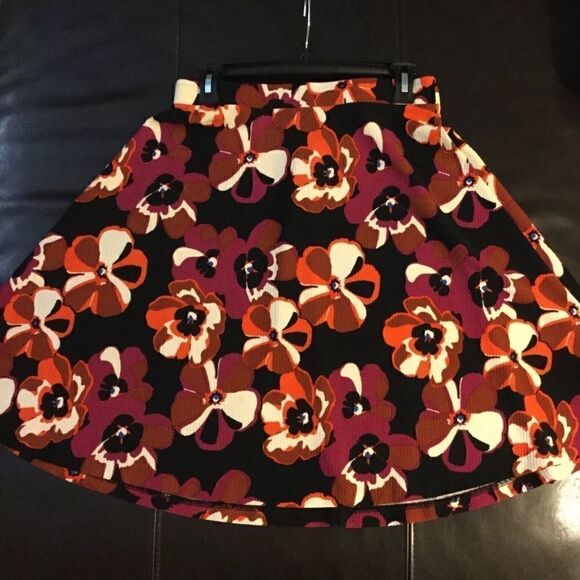 Eci Small floral flare skirt, career, work, dressy - Picture 6 of 6